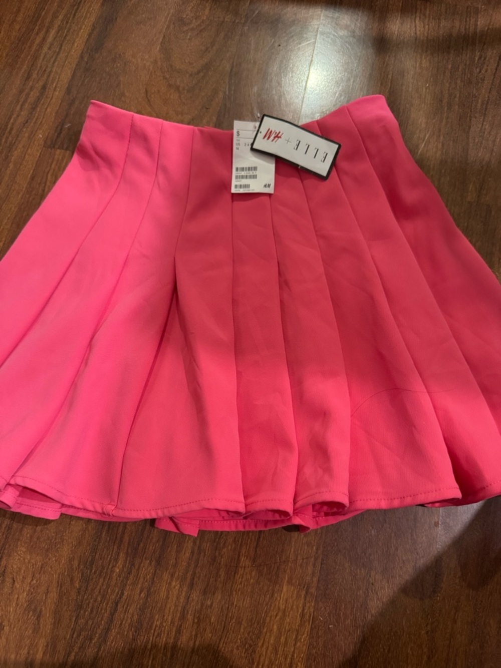 H&M + ELLE Pleated Mini Skirt in Bright Pink Size 6 NWT - Picture 7 of 8